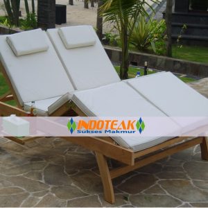 Double Lounges Include Cushion White Color